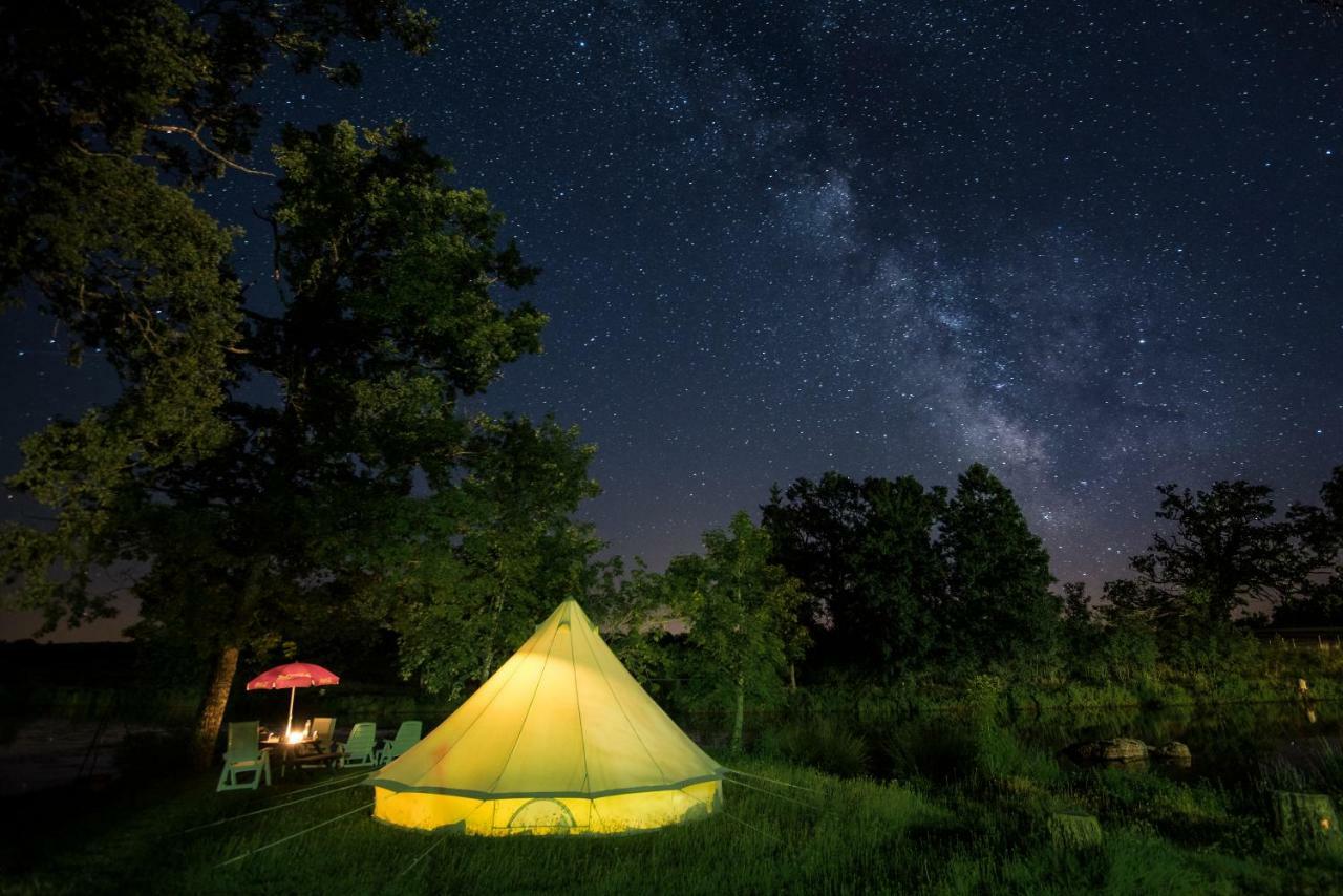 Camping Etang Du Camp Senergues Exterior foto